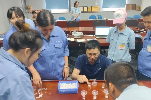 勞模工匠嚴志球走進對松堂，助力企業(yè)提質(zhì)增效